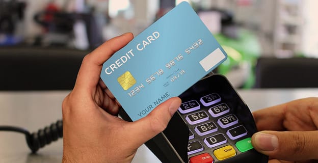 Кредитная и дебетовая карта чем отличаются